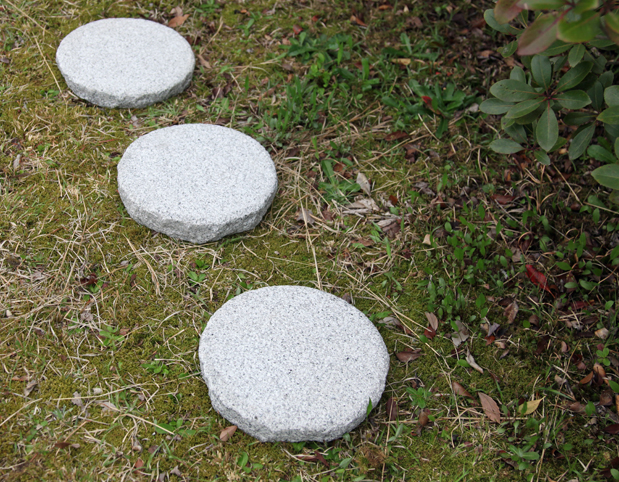 自然石の飛石・踏み石の施工例